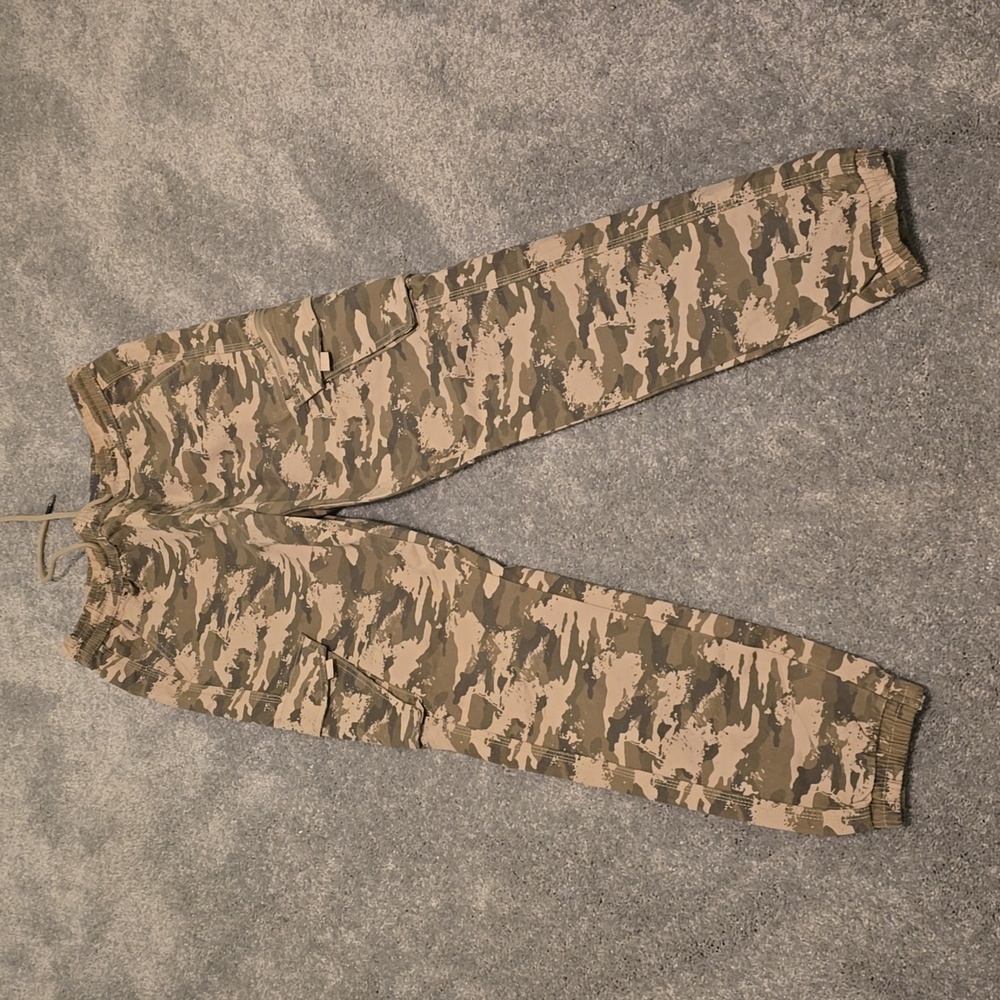 Camoflauge cargo pants